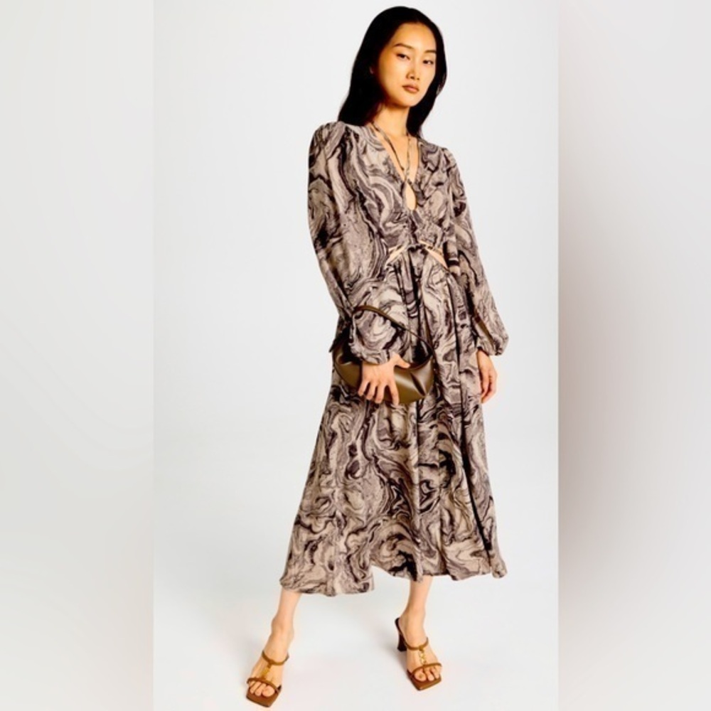 Moon River dress. Size small. Fits 4/6. Brand new, never worn. Tags removed